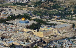Temple Mount Jerusalem by Avram Graicer Wiki Creative Commons