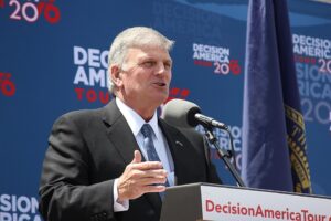 Franklin Graham Lays Out the Differences Between Parties Ahead of Midterms: ‘Look Prayerfully at what Both Parties Stand For’