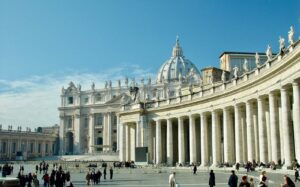 Vatican Unsplash by Arnold Straub